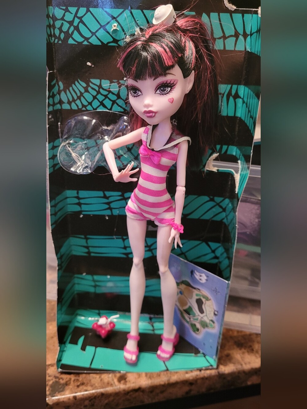 G1 Monster High Draculaura Skull Shore OOB With Box
